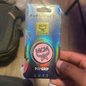 Pop socket